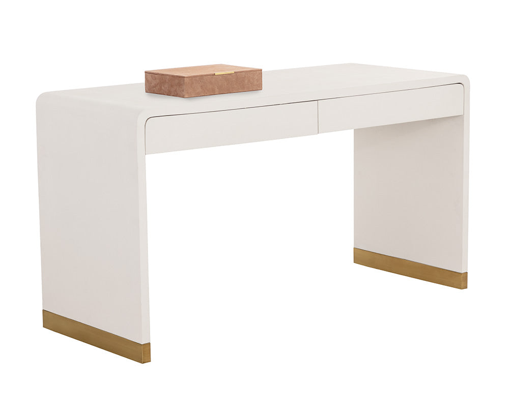 ilona-desk-109022