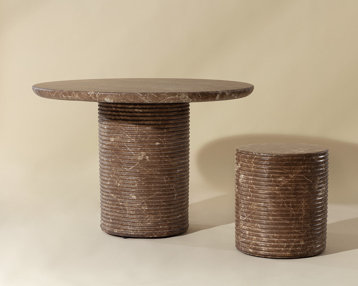 riva-dining-table-111920 - view 3