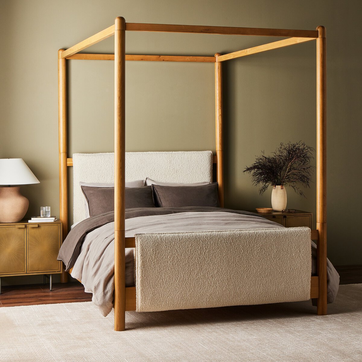 Bowen Canopy Bed - Kings Fine Art & Decor