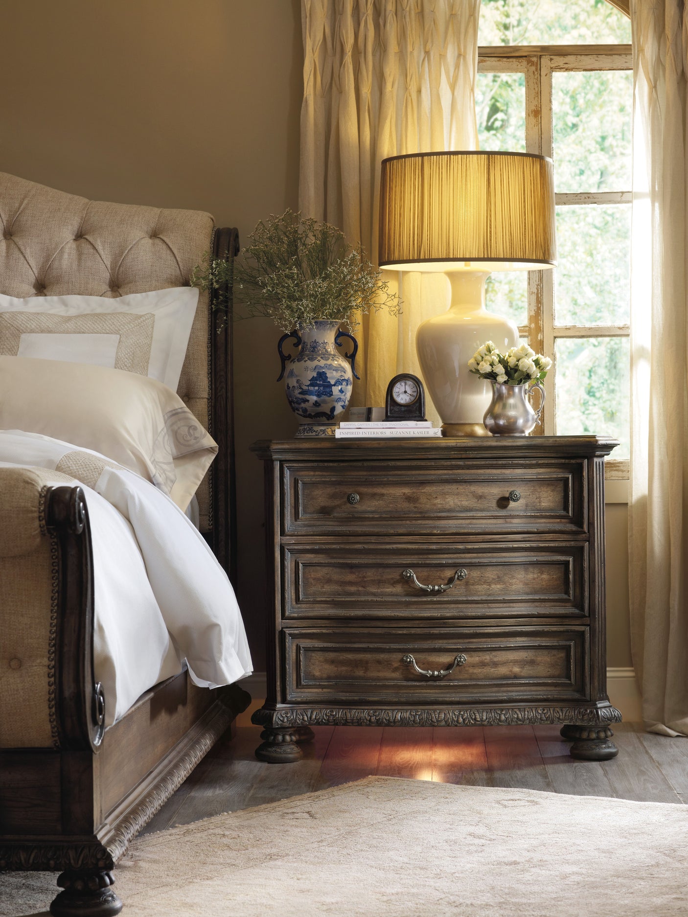 Hooker Furniture Rhapsody Bachelors Chest 5070-90017