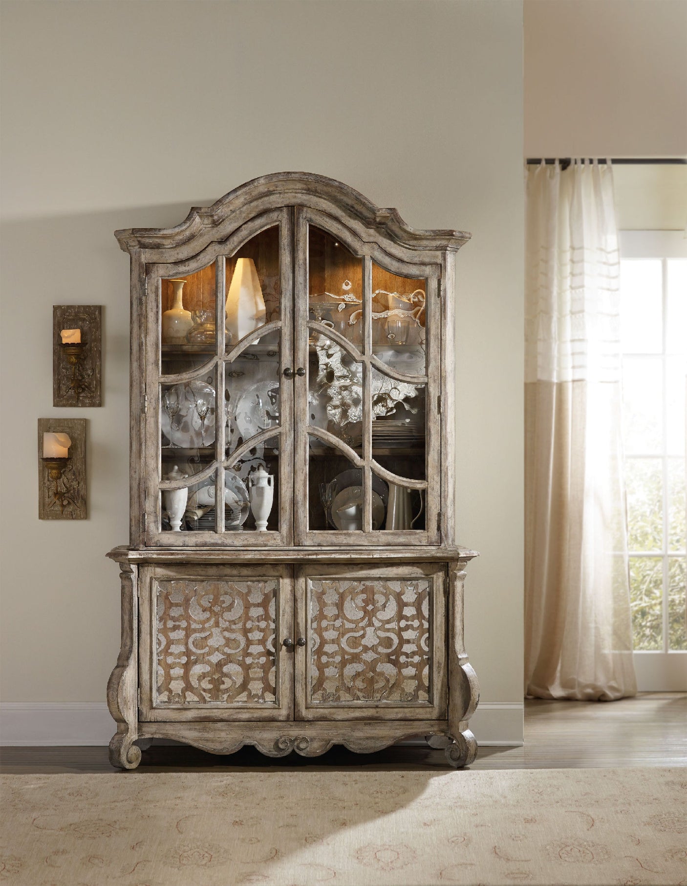 Hooker Furniture Chatelet Buffet 5351-75900