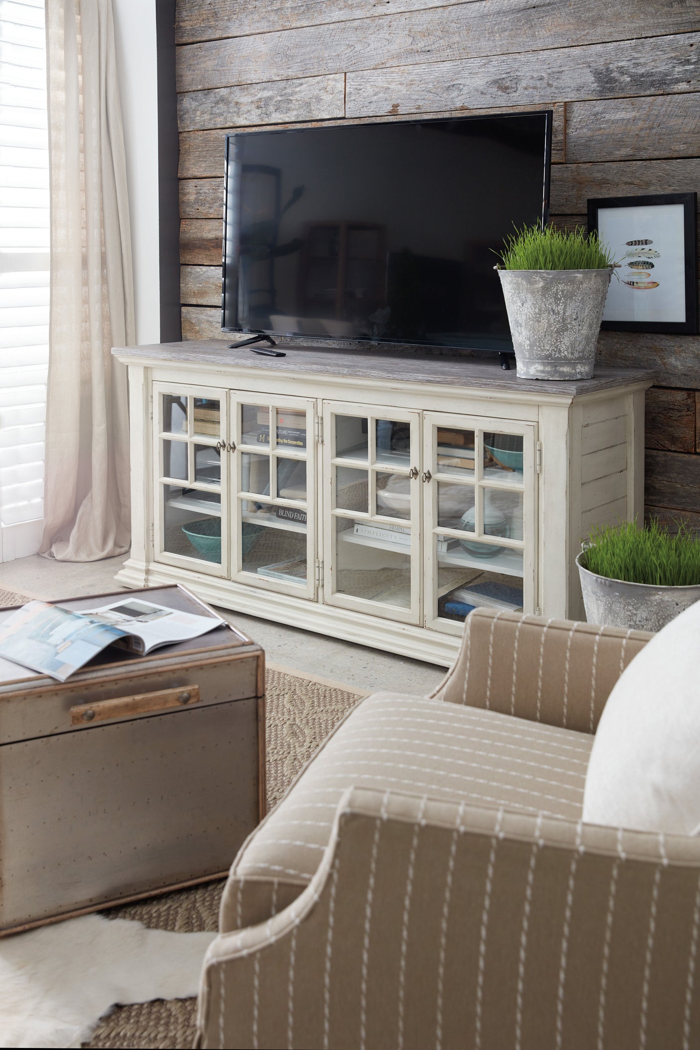 Hooker Furniture Lagunitas 68in Entertainment Console 5644-55468-LTWD