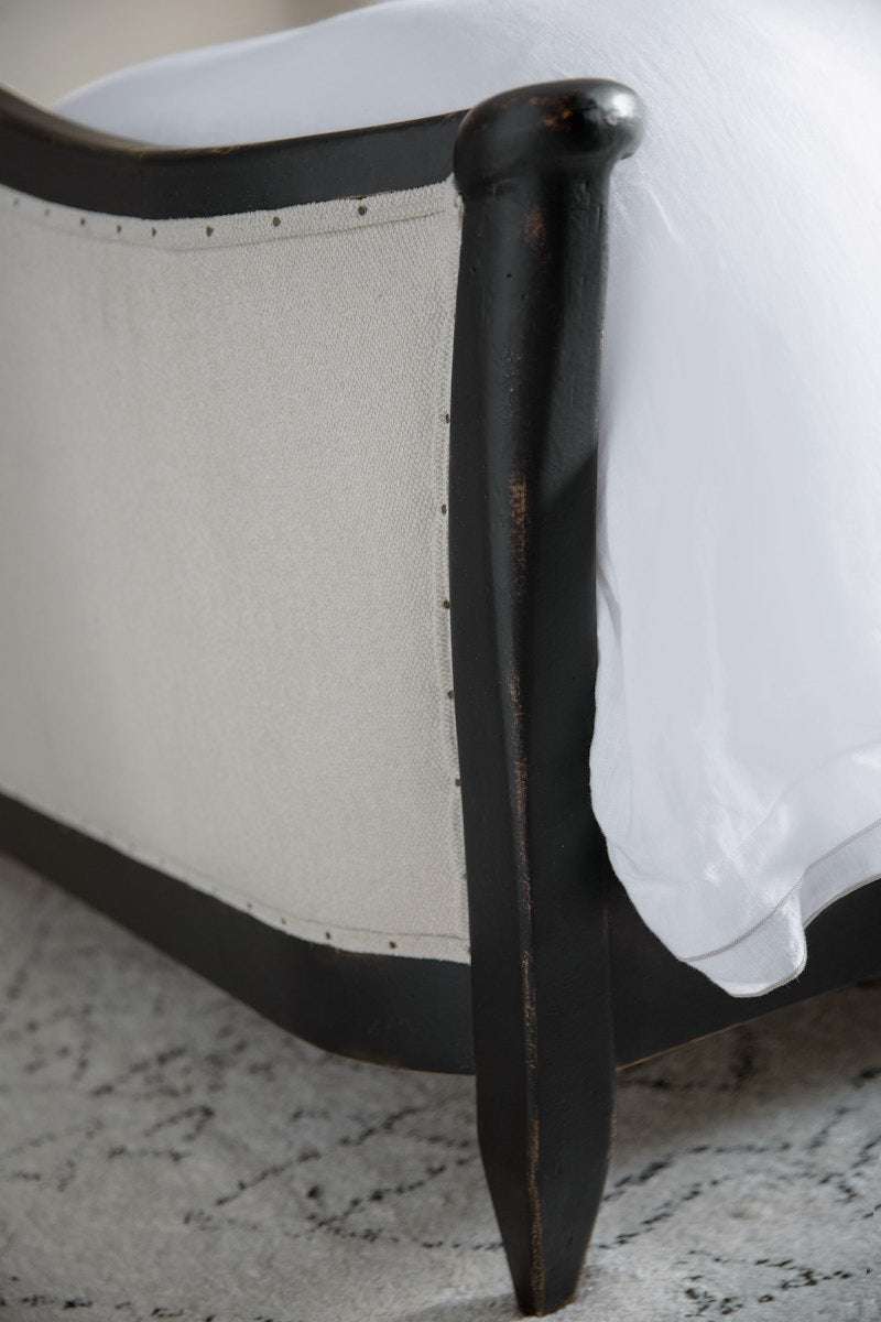 Hooker Furniture Ciao Bella King Upholstered Bed- Black 5805-90866-99