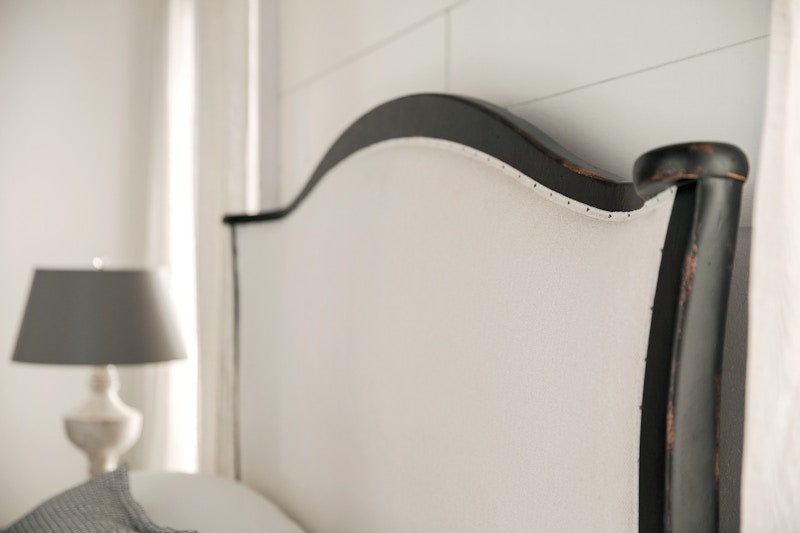 Hooker Furniture Ciao Bella King Upholstered Bed- Black 5805-90866-99