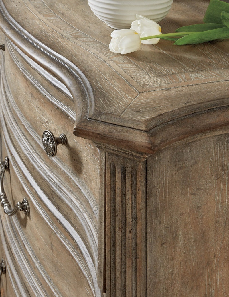 Hooker Furniture Castella Bachelors Chest 5878-90017-80