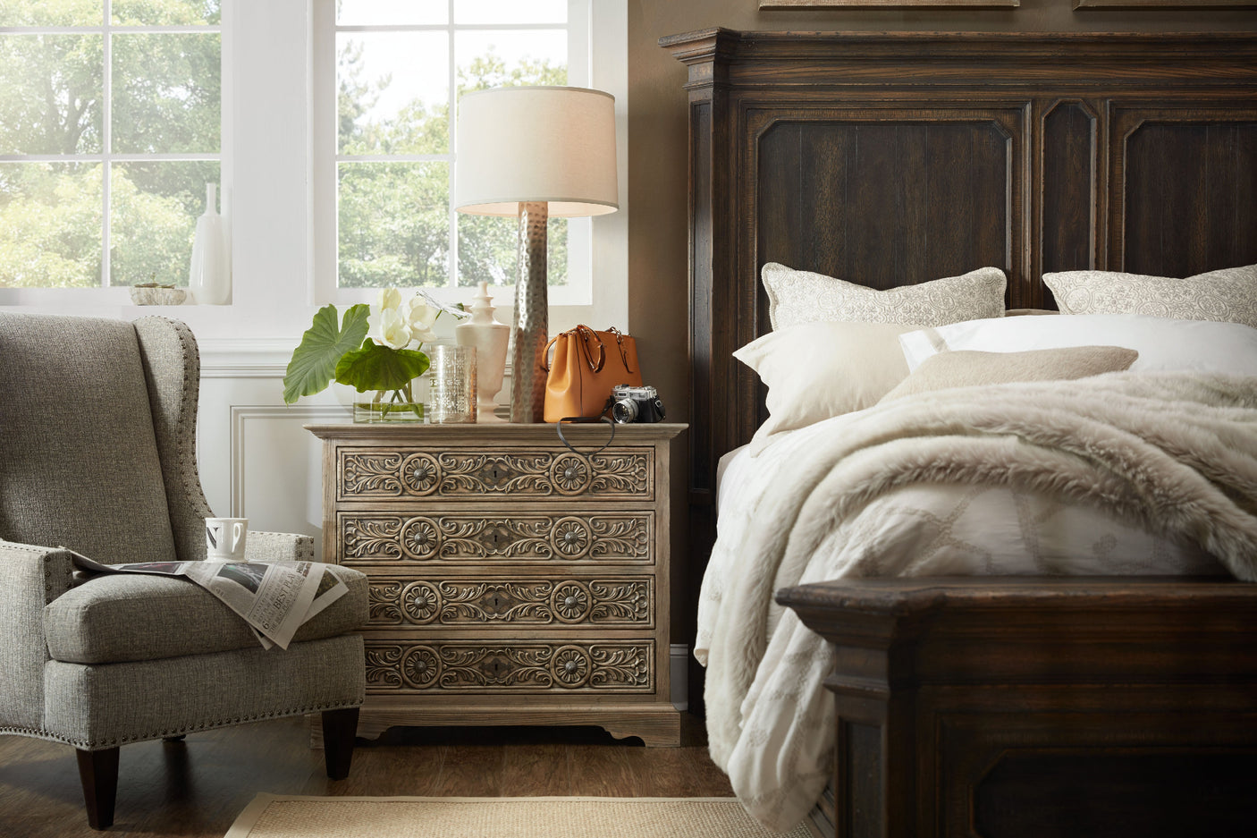 Hooker Furniture Floresville Bachelors Chest 5960-90017-MWD