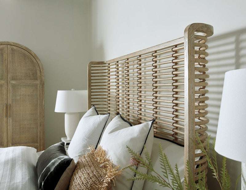 Hooker Furniture Surfrider King Rattan Bed 6015-90266-80
