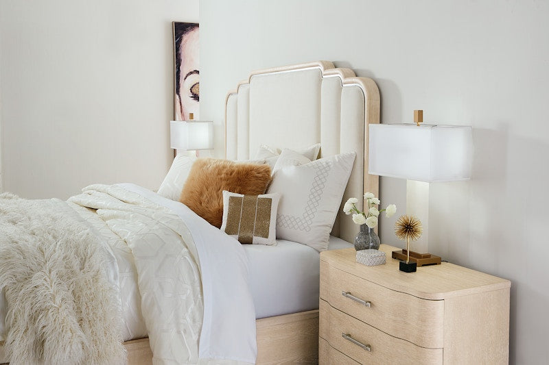 Hooker Furniture Nouveau Chic King Upholstered Bed 6500-90866-80