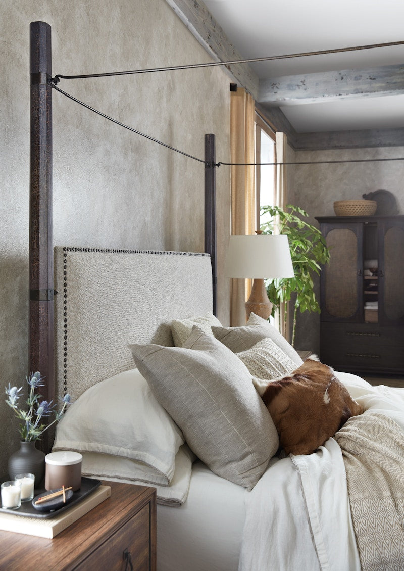 Hooker Furniture Big Sky King Poster Bed w/canopy 6700-90666-98