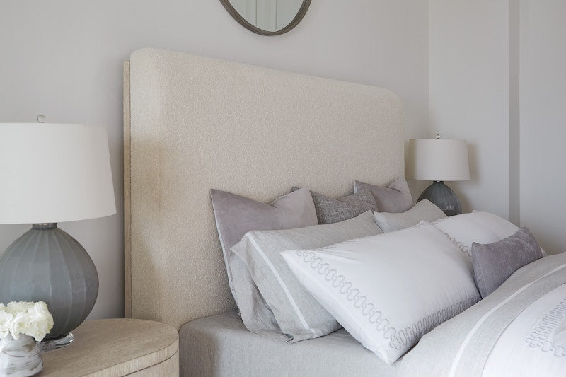 Hooker Furniture Modern Mood King Upholstered Panel Bed 6850-90966-80