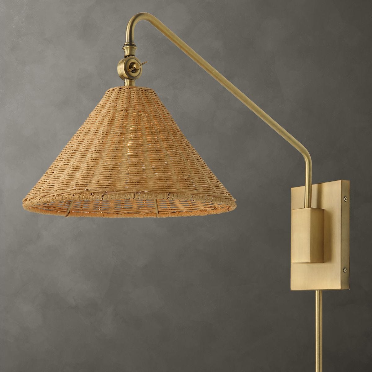 Phuvinh, 1 Lt Sconce - Kings Fine Art & Decor