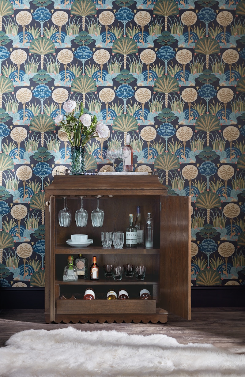 Hooker Furniture Commerce and Market Dukes Bar Cabinet 7228-50725-85