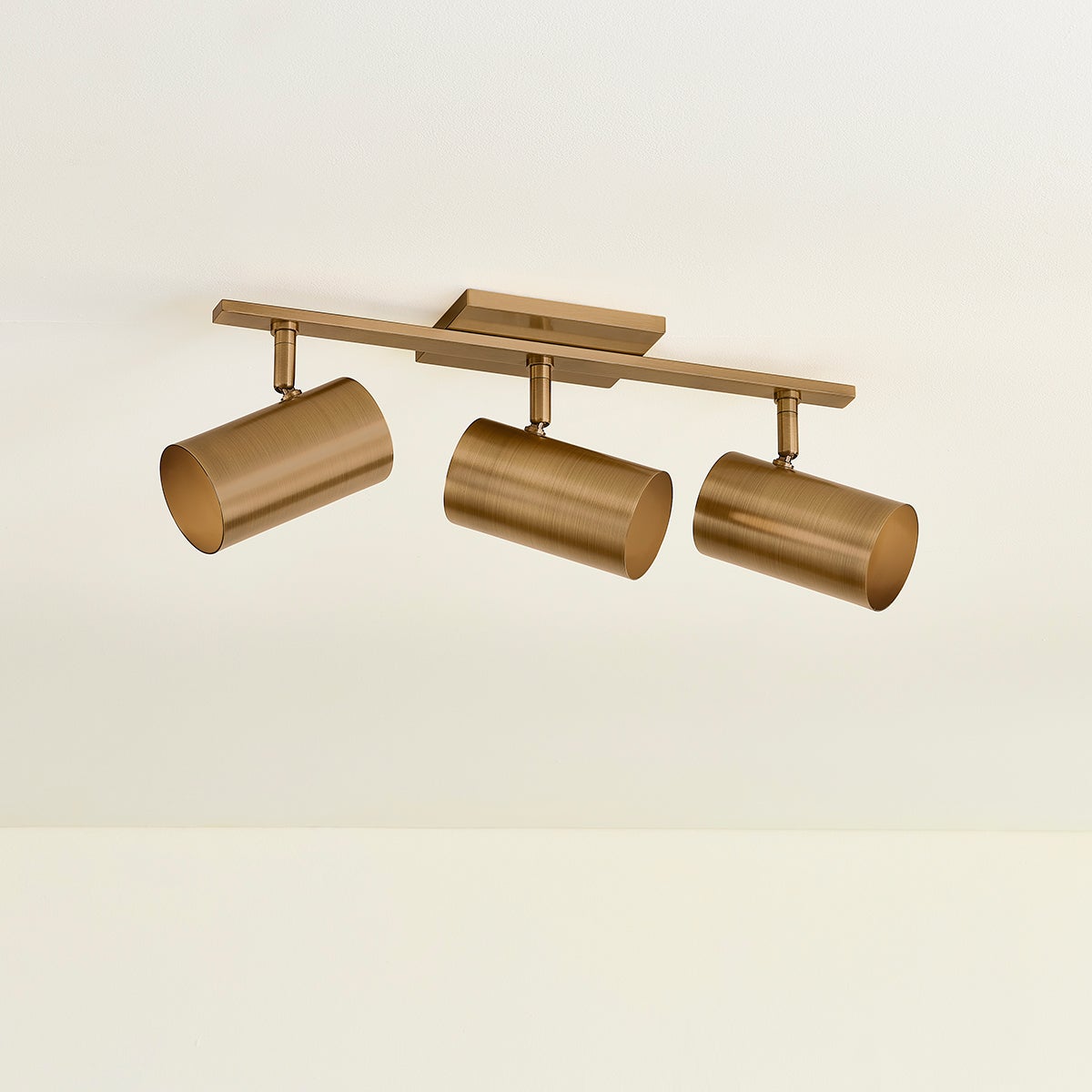 rueben-bath-and-vanity-B1907-PBR-3