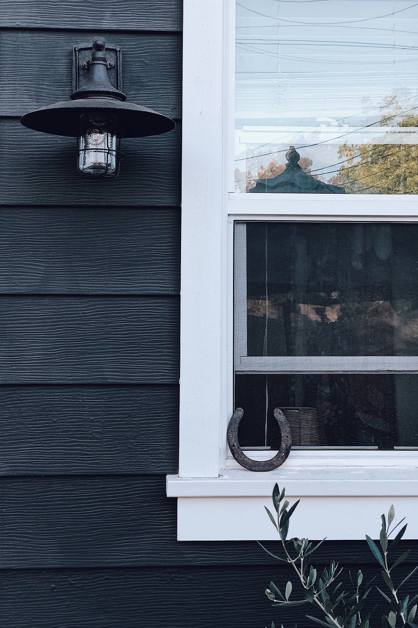allegheny-wall-sconce-B3222-HBZ-3