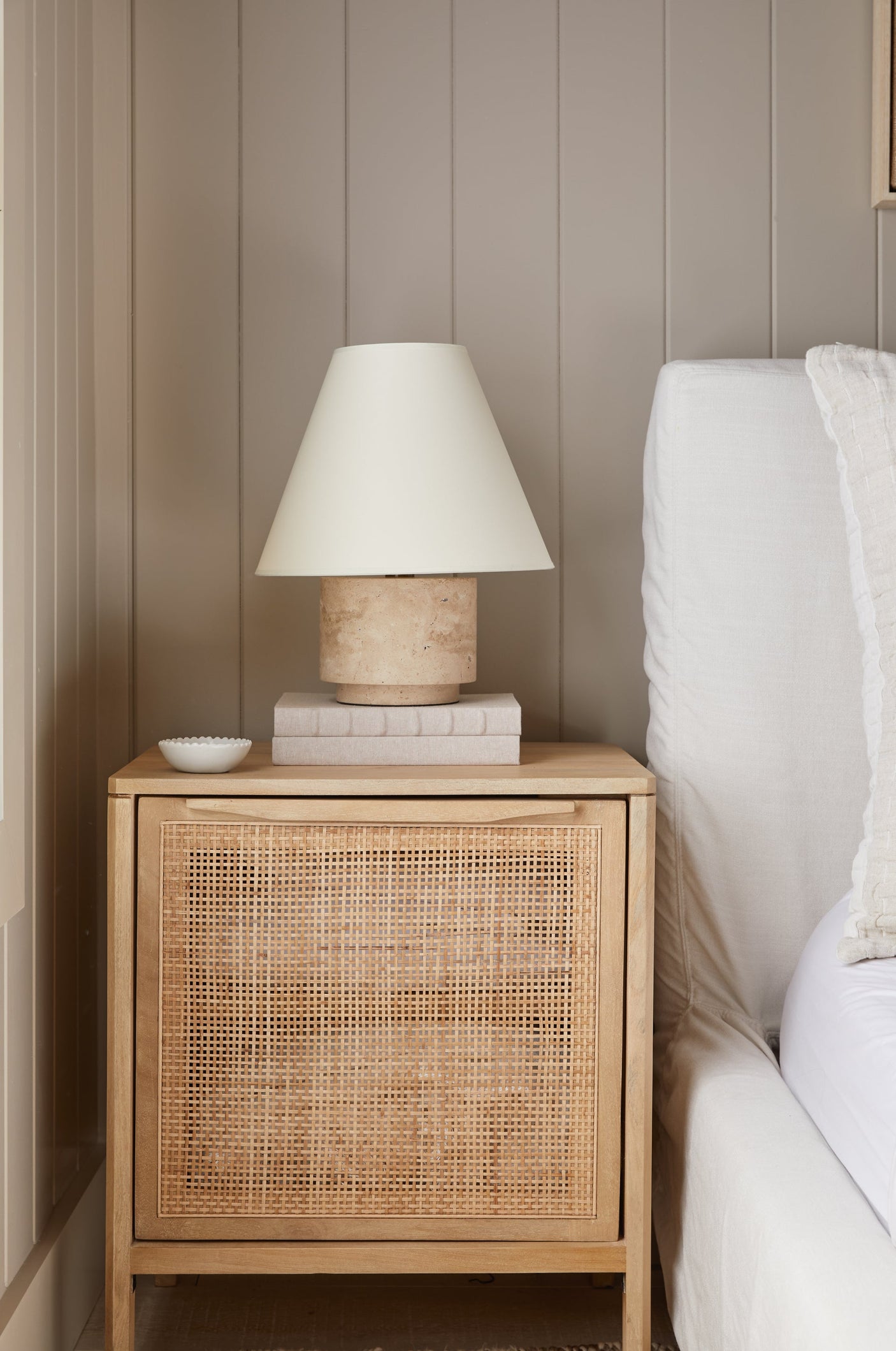 bronte-table-lamp-PTL8015-PBR-10