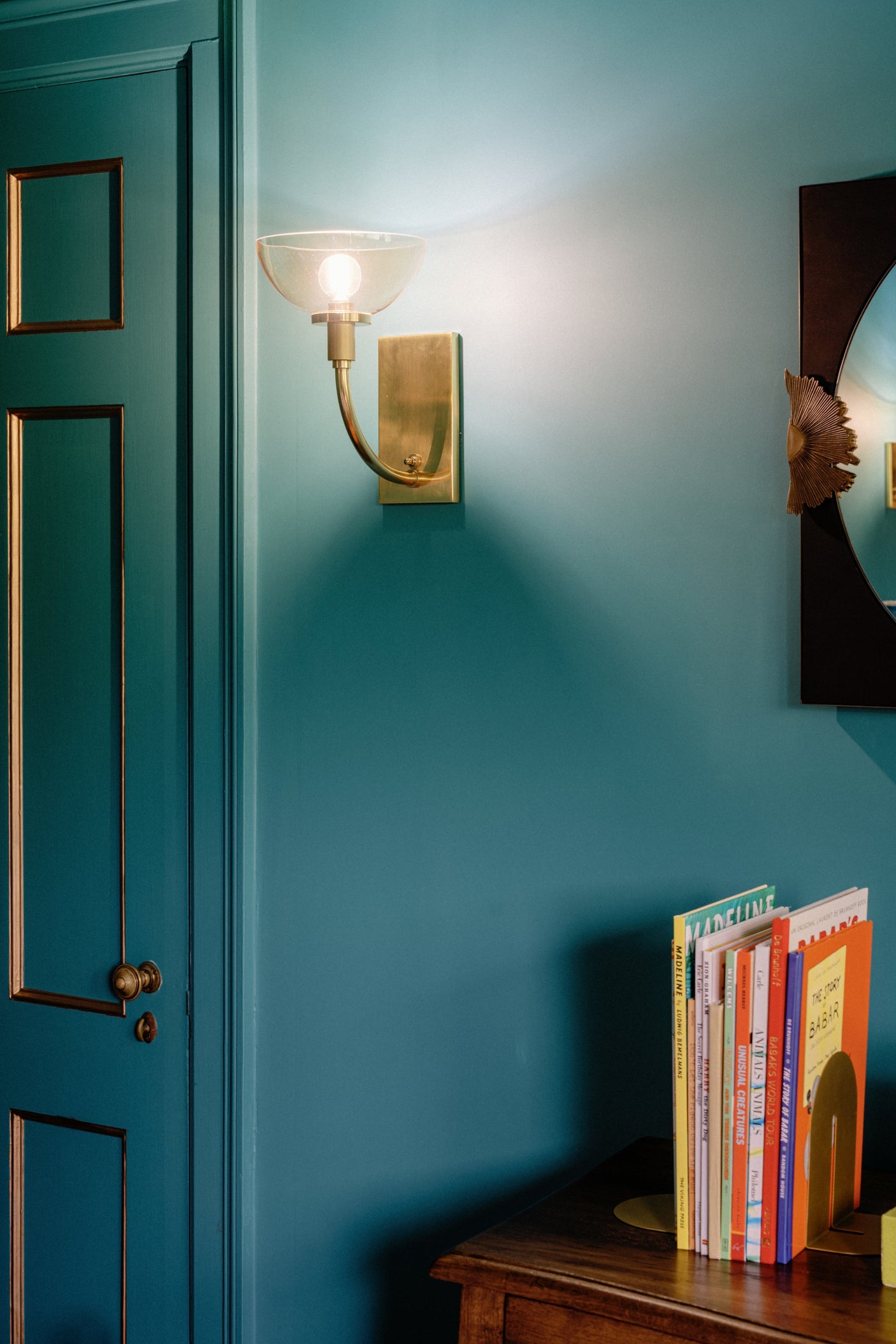 eva-wall-sconce-H981101-AGB-7