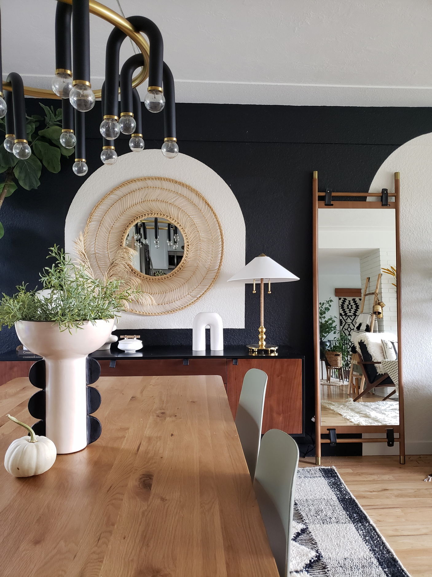flare-table-lamp-L1395-AGB-2