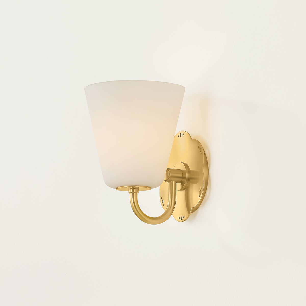 leonella-bath-and-vanity-H1017301-AGB-1