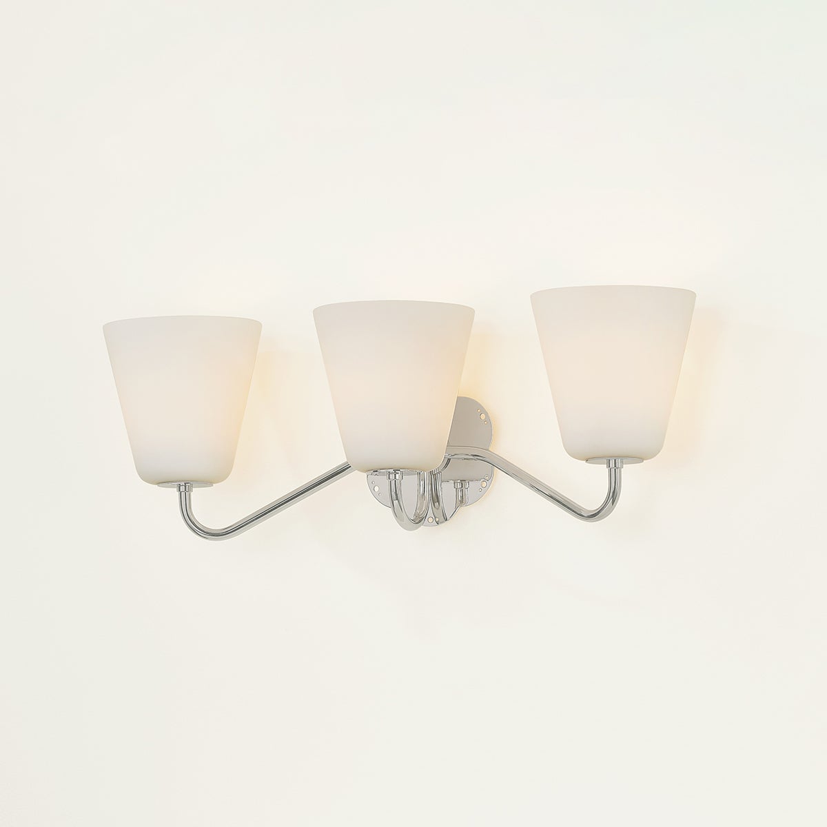 leonella-bath-and-vanity-H1017303-PN-1