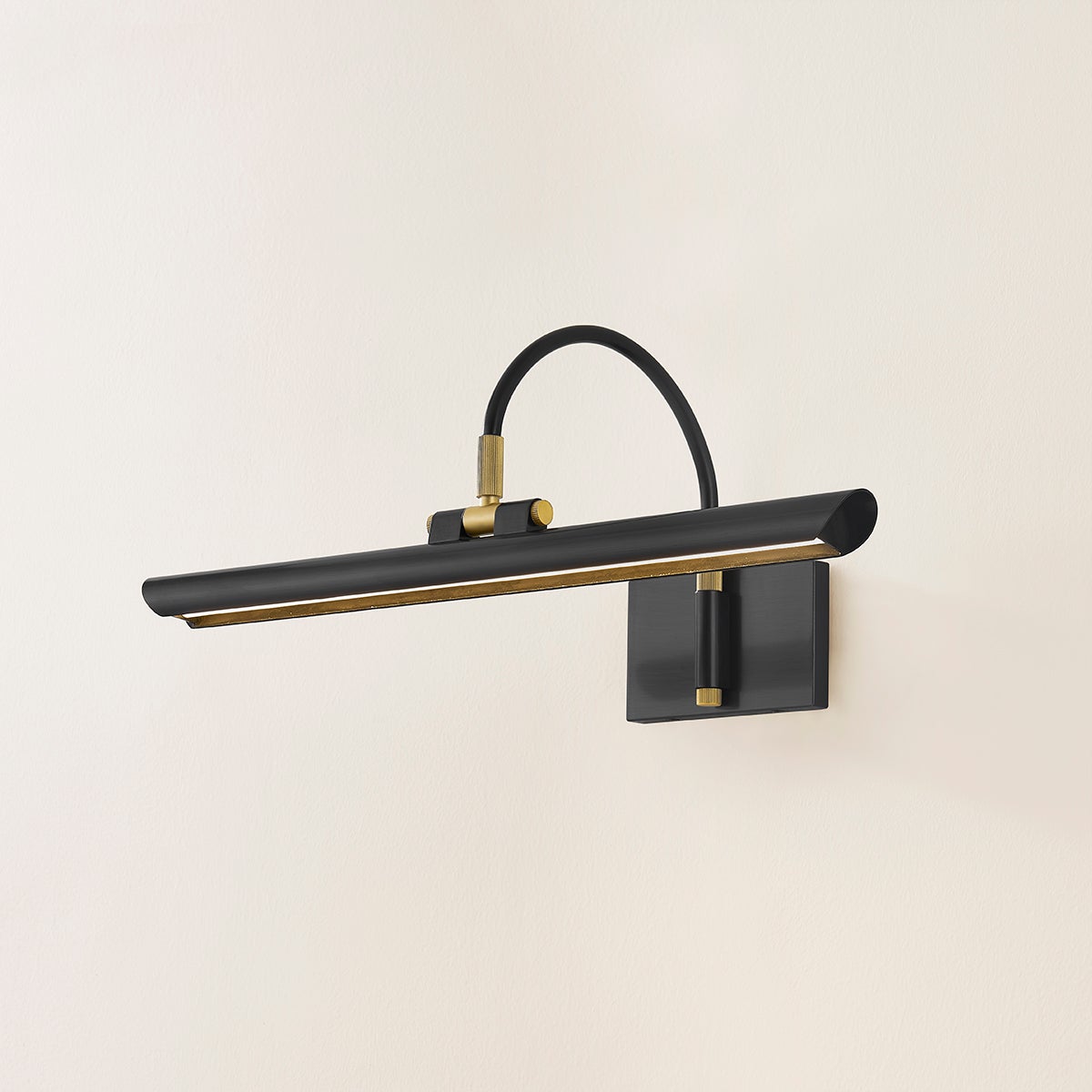 elowen-picture-light-H836101S-AOB-4