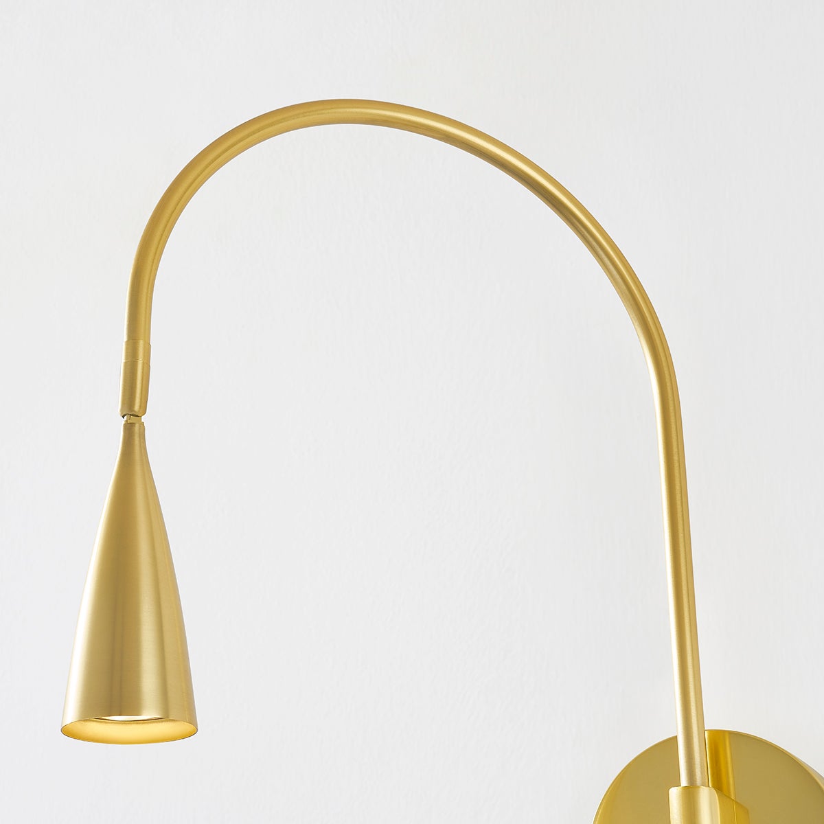 jenica-plug-in-sconce-HL811201-AGB-2