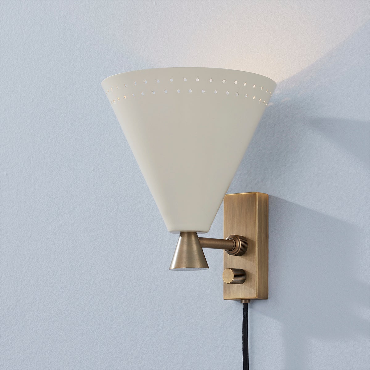 marvin-plug-in-sconce-PTL3010-PBR/SSD-4