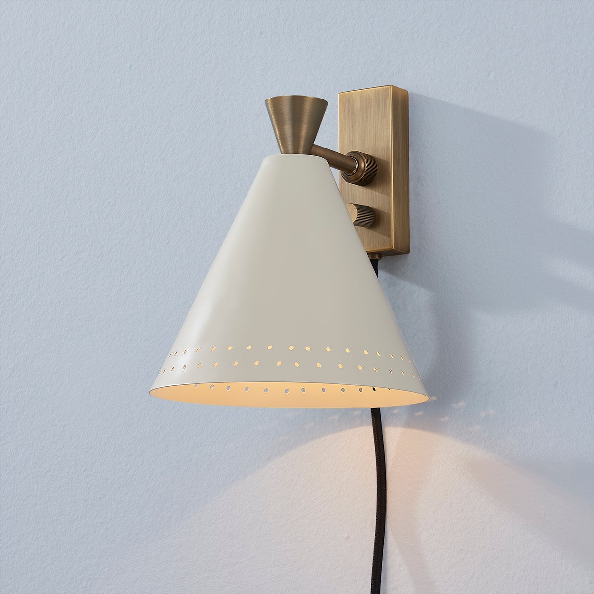 marvin-plug-in-sconce-PTL3010-PBR/SSD-3