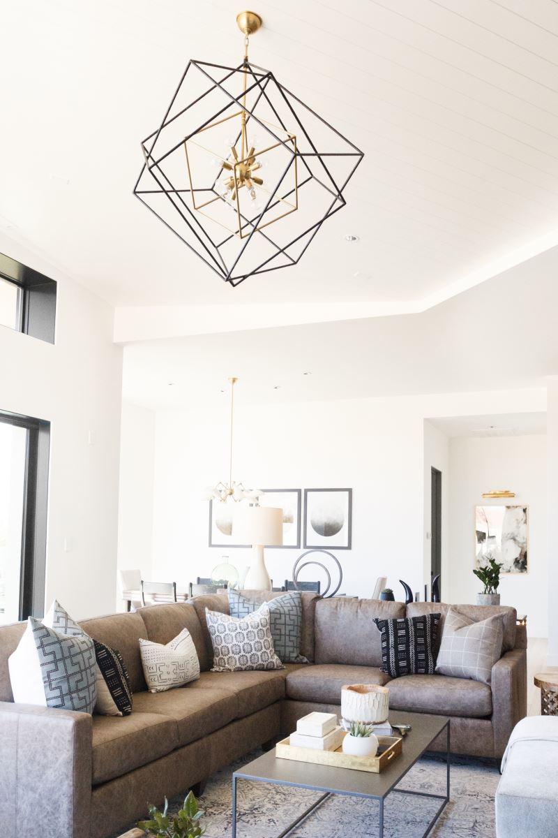 roundout-chandelier-1234-AGB-4