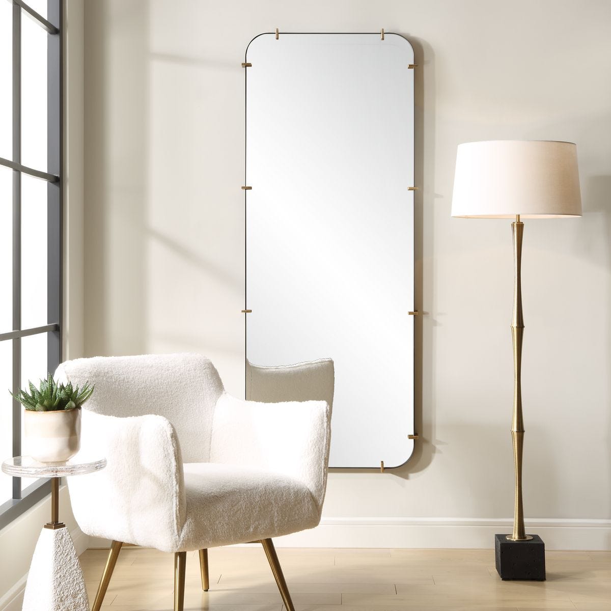Pali Mirror