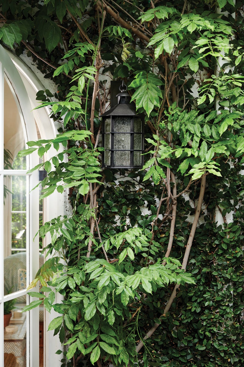 lake-county-wall-sconce-B2512-FRN-2