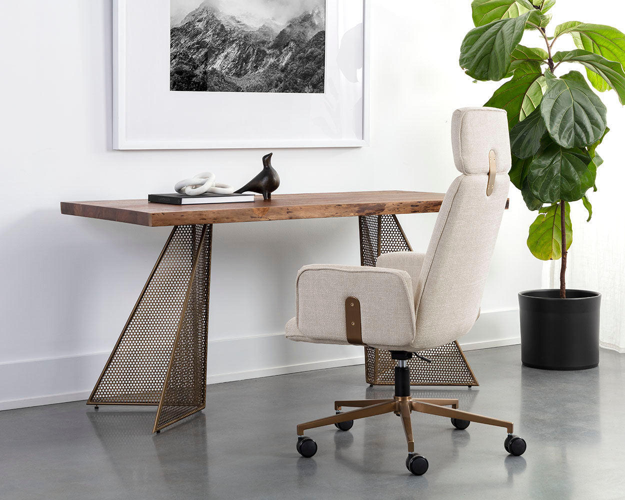 mickey-desk-104552 - view 2