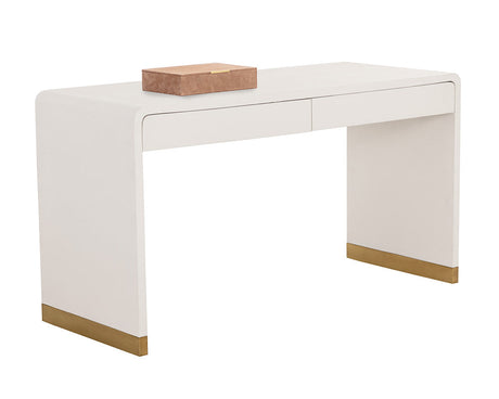 ilona-desk-109022