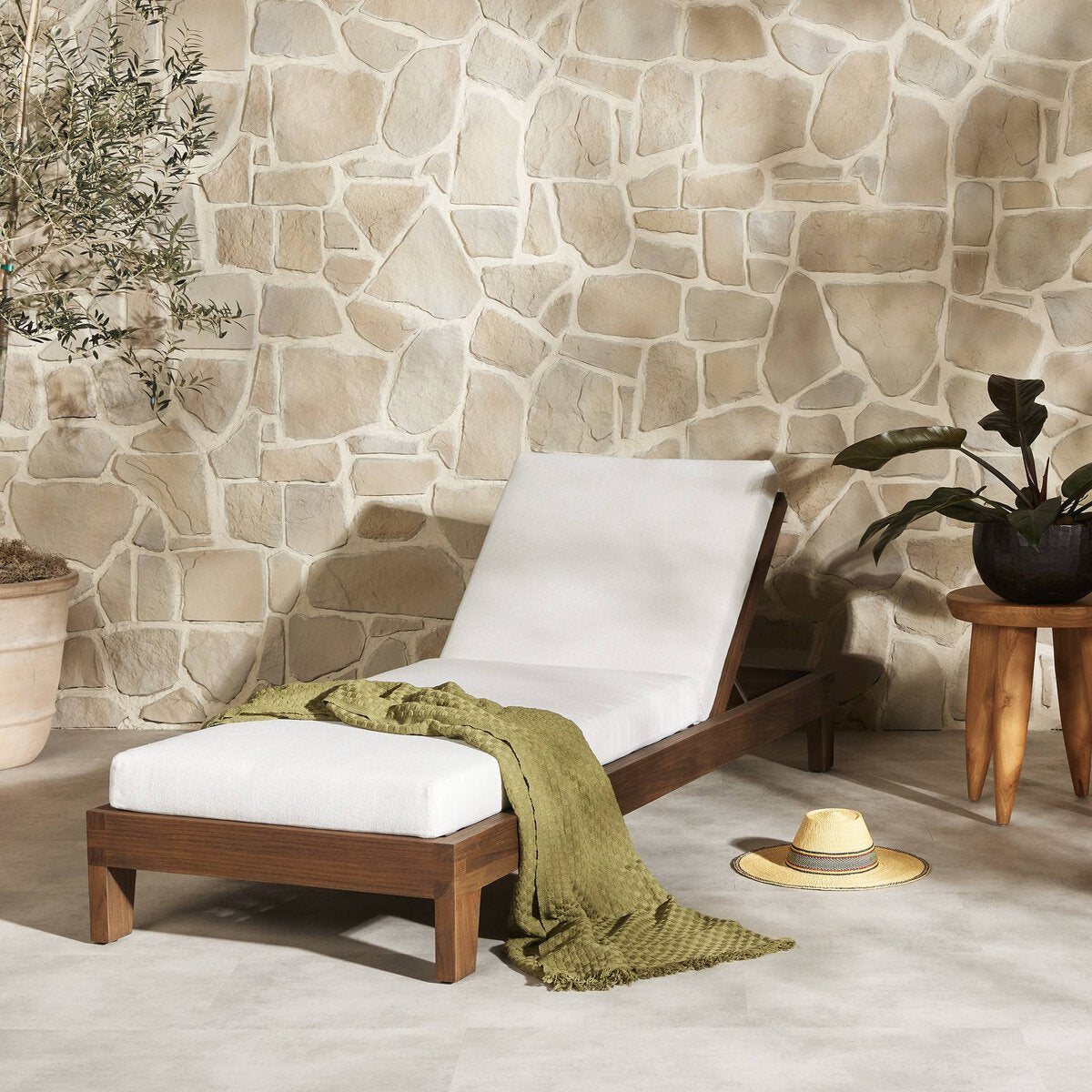 Verona Outdoor Chaise - Kings Fine Art & Decor
