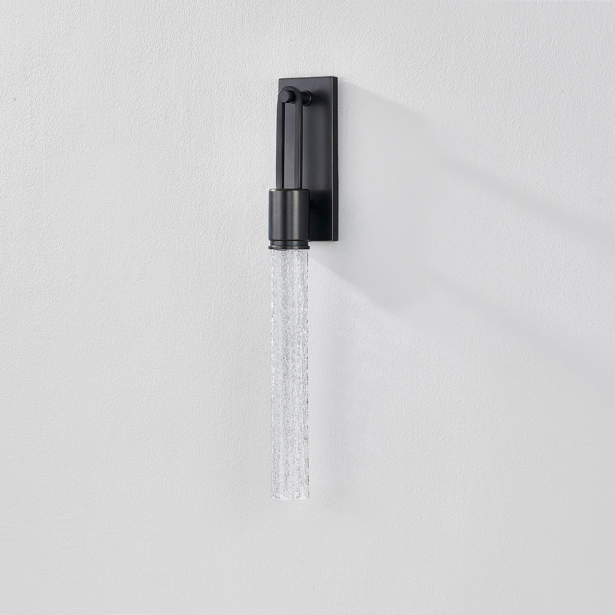 raynham-wall-sconce-2420-DB-2