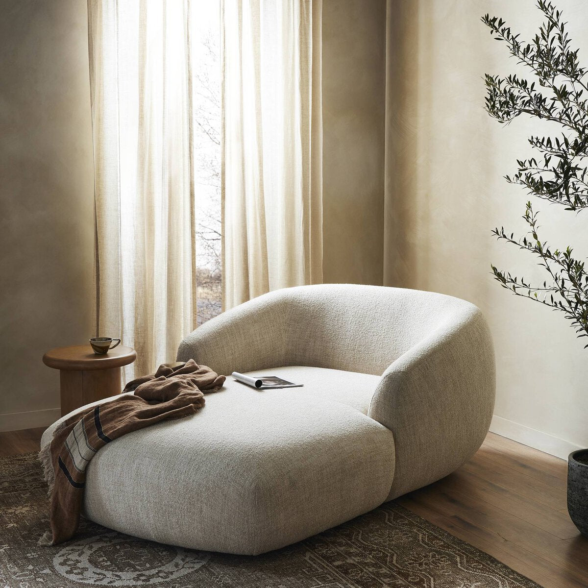 Channing Chaise - Kings Fine Art & Decor