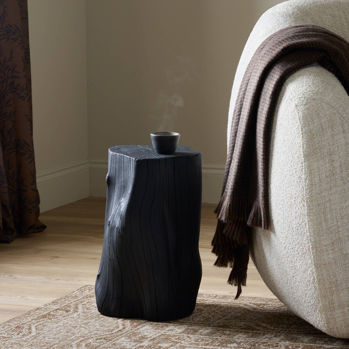 Amiko End Table - Kings Fine Art & Decor