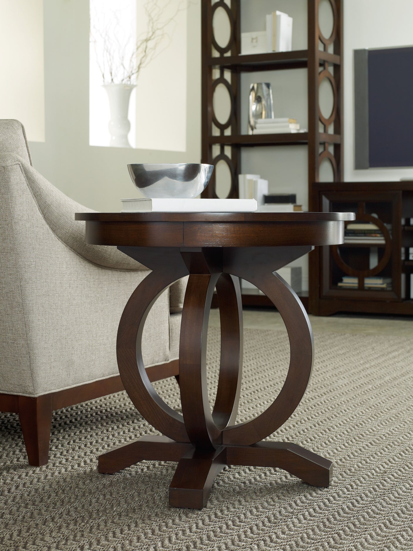 Hooker Furniture Kinsey Round End Table 5066-80116