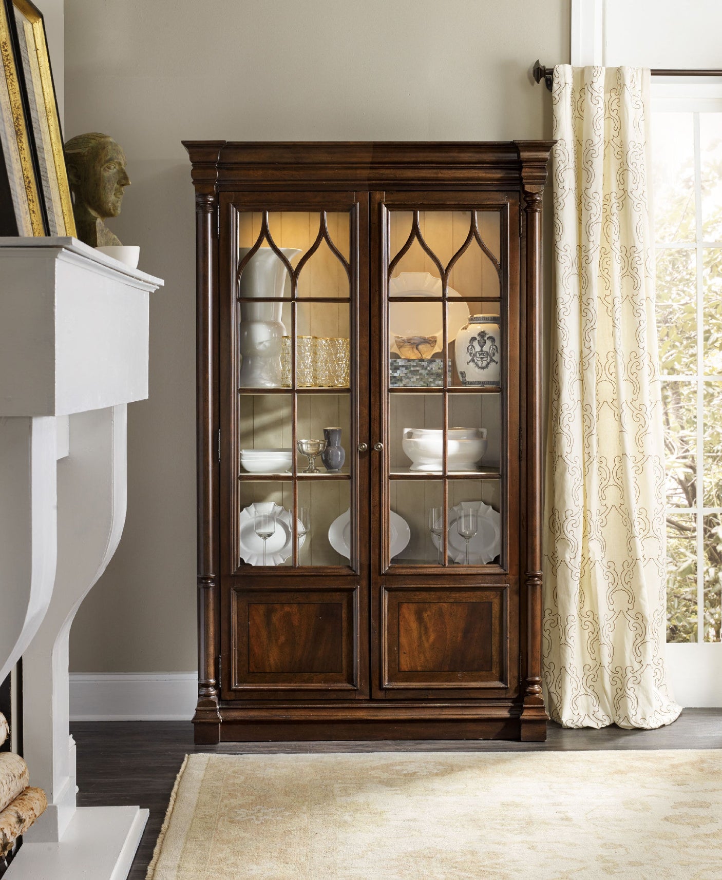 Hooker Furniture Leesburg Display Cabinet 5381-75906