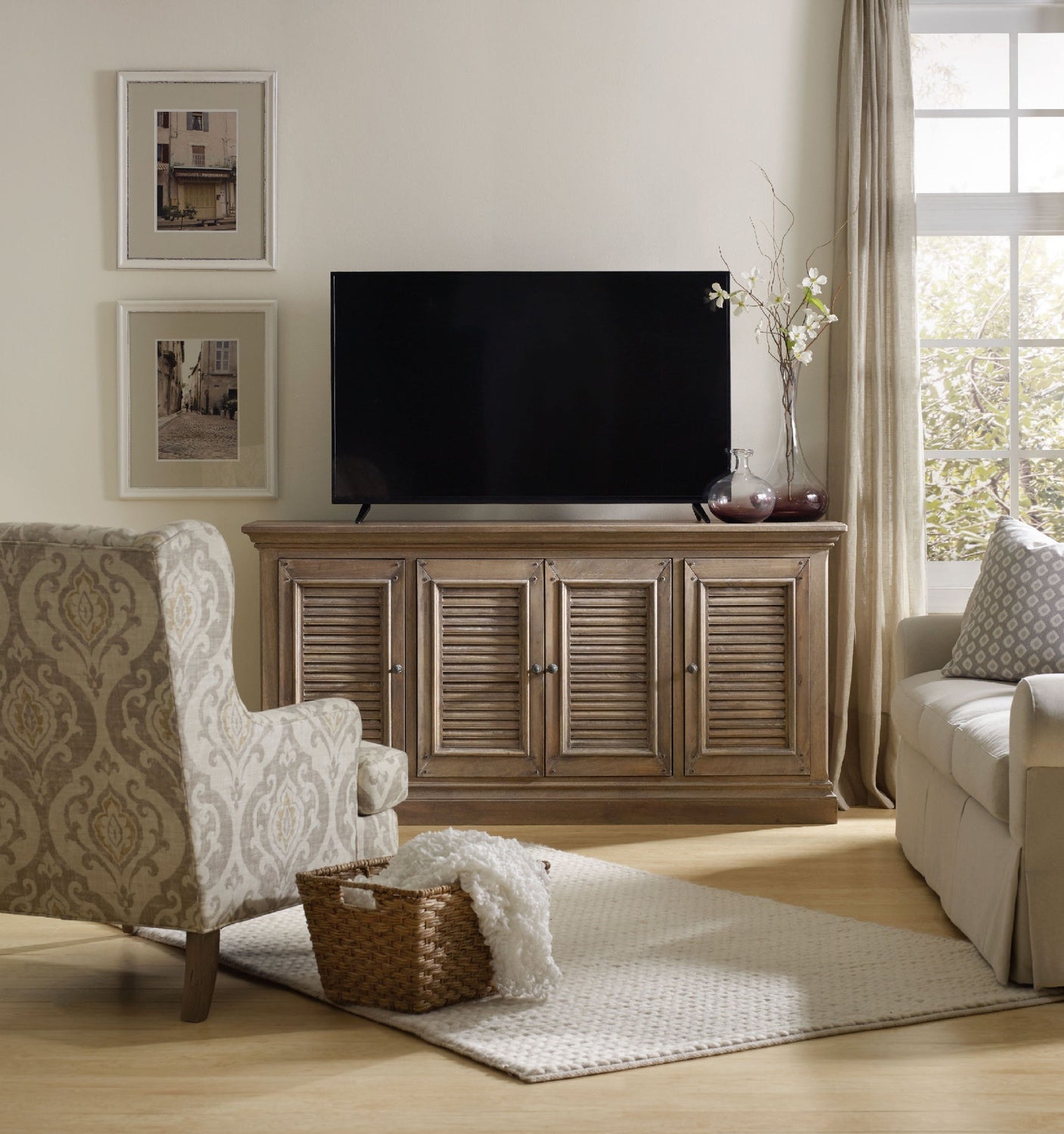Hooker Furniture Entertainment Console 72in 5484-55472-LTWD