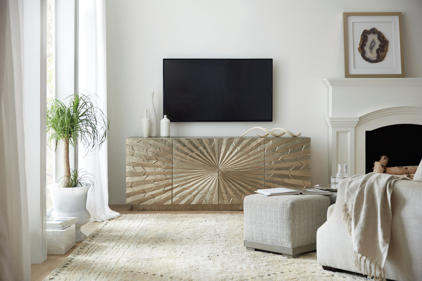 Hooker Furniture Big Bang 78in Entertainment Console 5667-55478-SLV