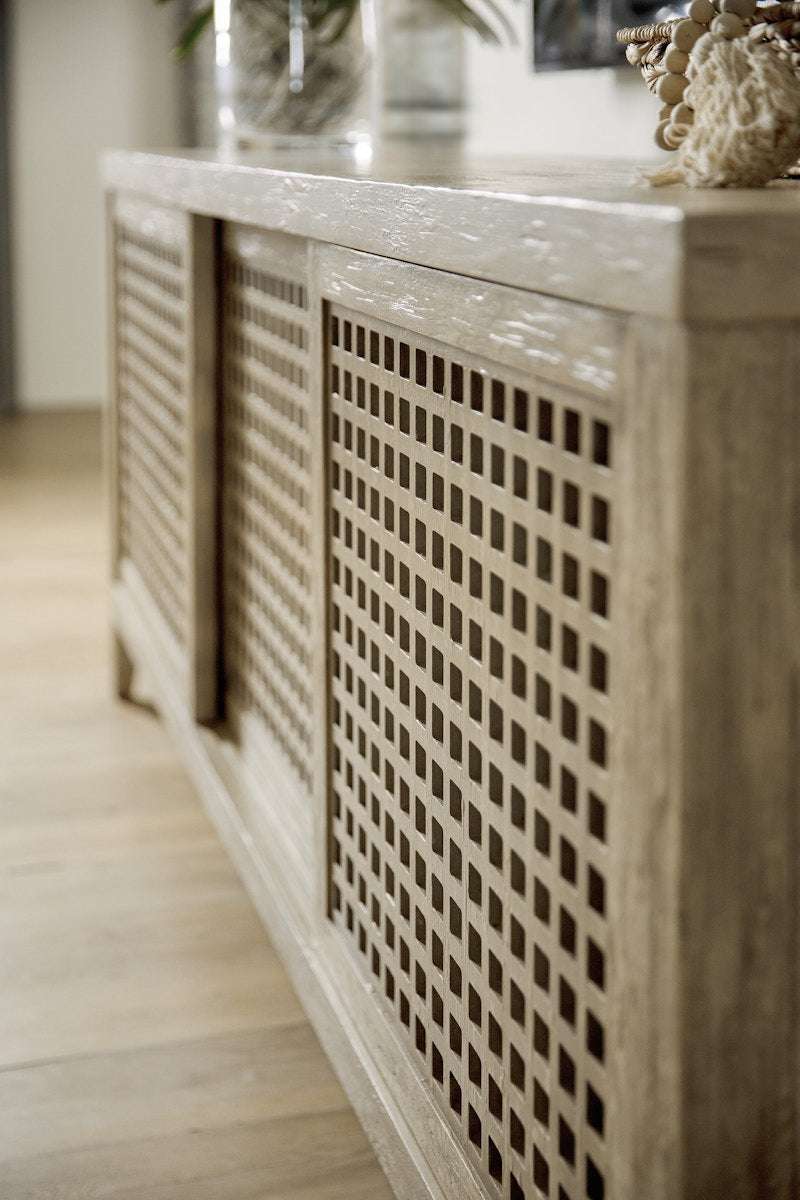 Hooker Furniture Ciao Bella Entertainment Console 5805-55483-80