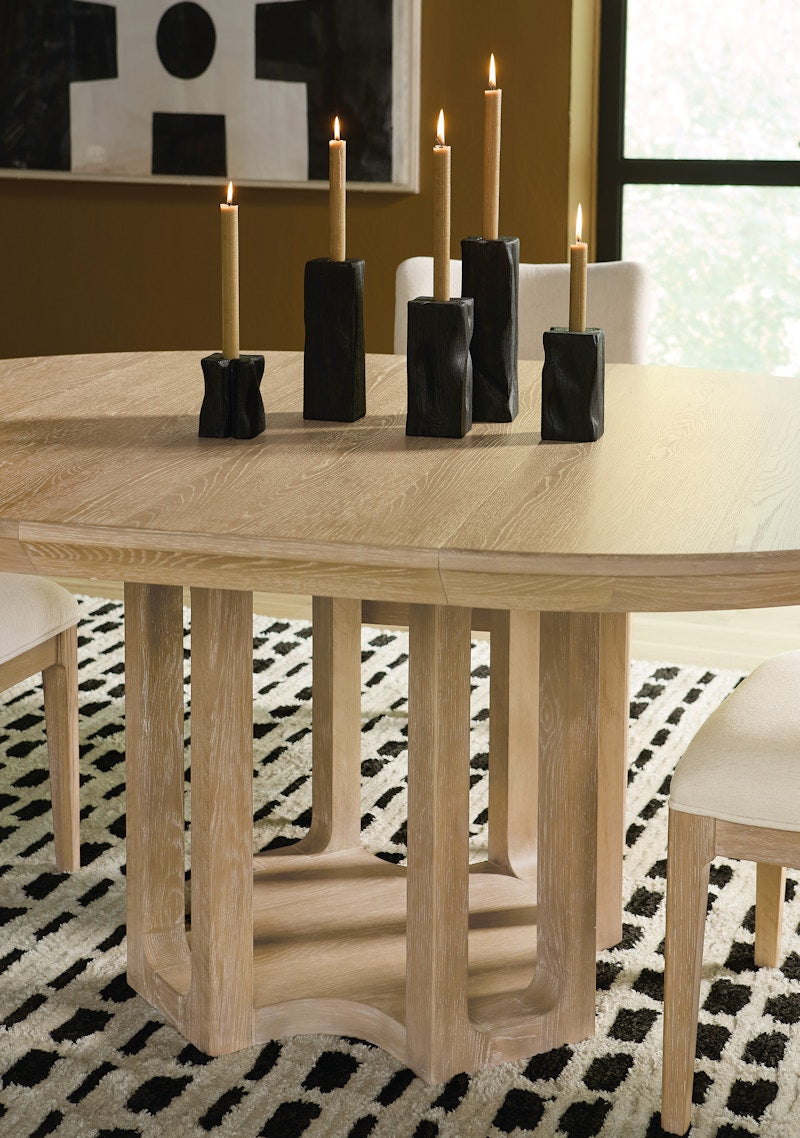 Hooker Furniture Banyon Bay Round Dining Table with One 18-inch Leaf 6081-75201-82