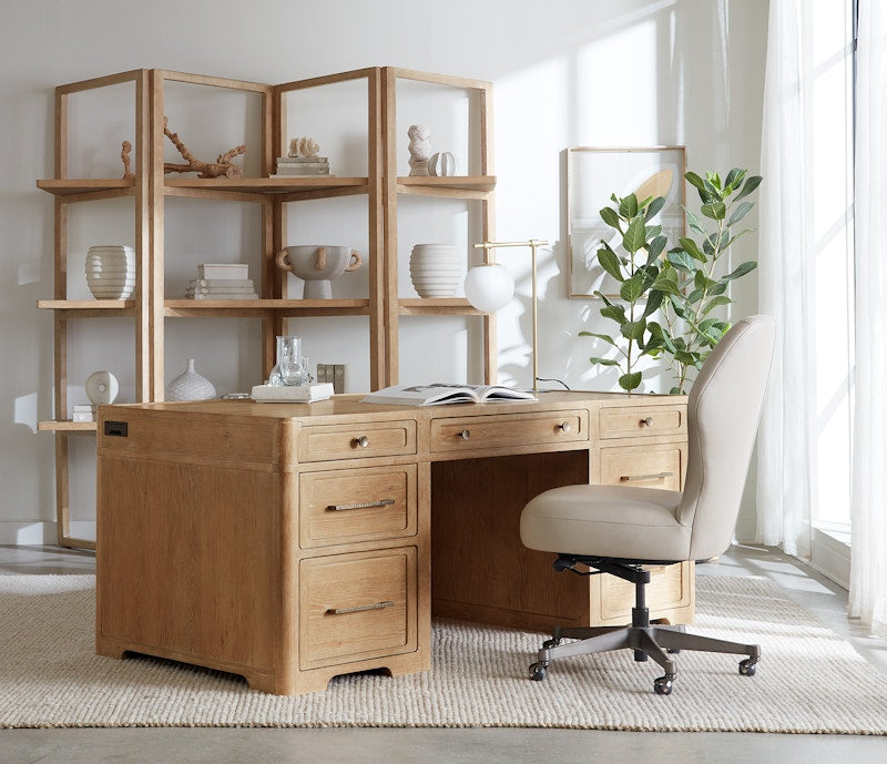 Hooker Furniture Retreat Executive Desk 6950-10563-80