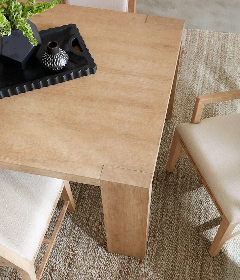 Hooker Furniture Retreat Rectangle Dining Table w/1-22in leaf 6950-75200-80