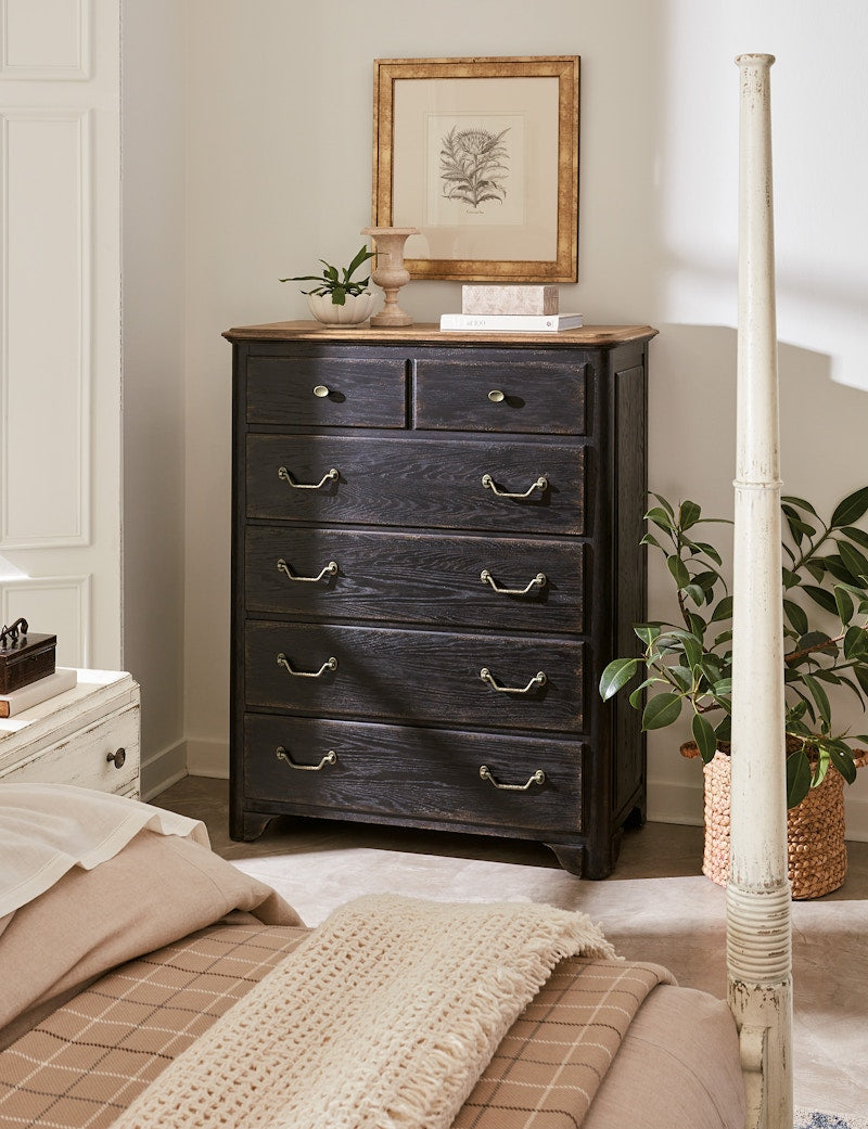 Hooker Furniture Americana Six-Drawer Chest 7050-90010-89