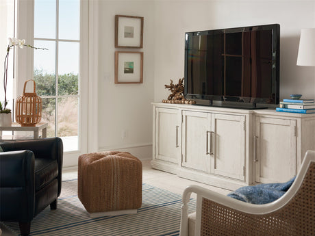 Escape Entertainment Console