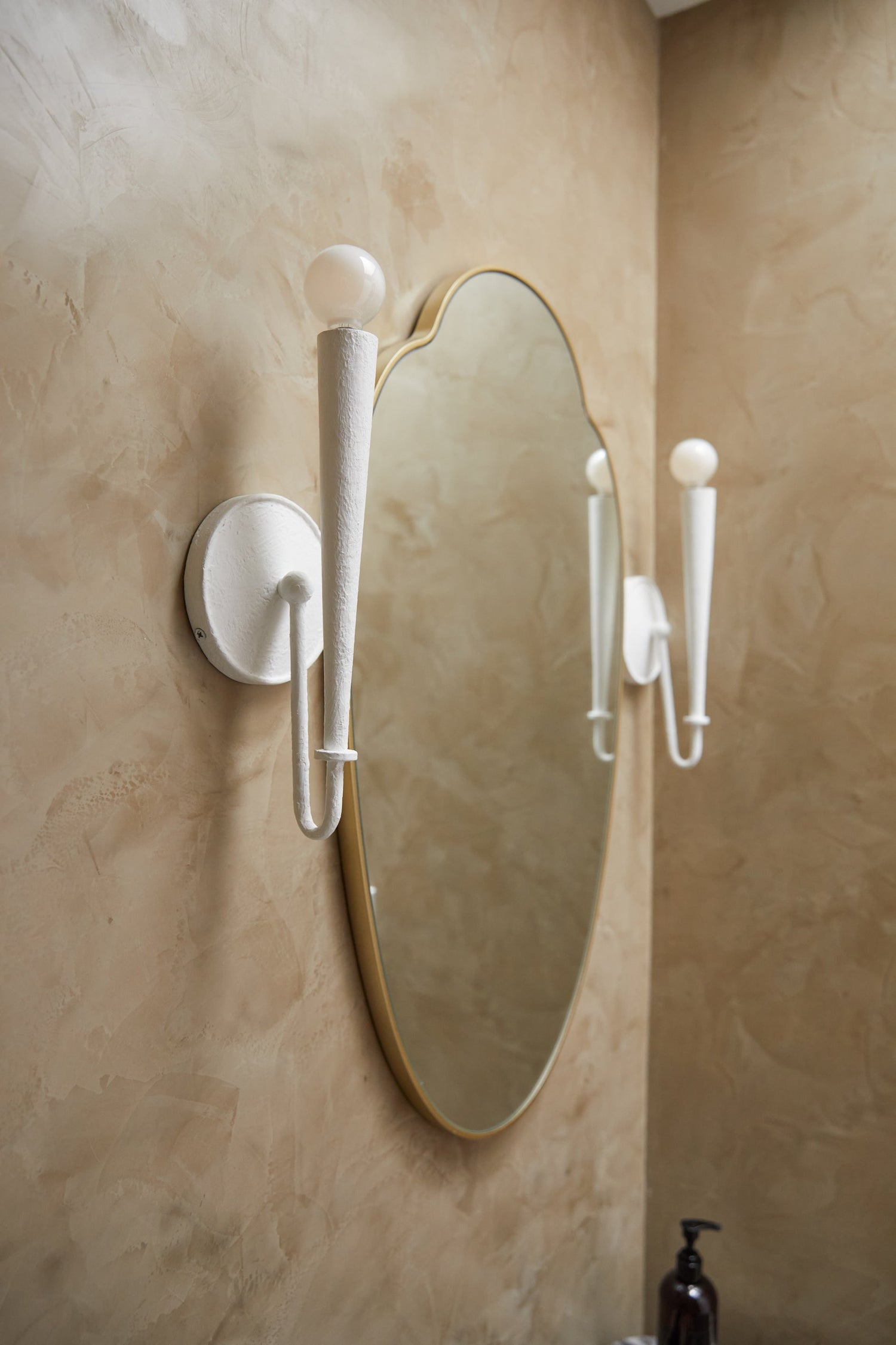 alder-wall-sconce-B4014-GSW-1