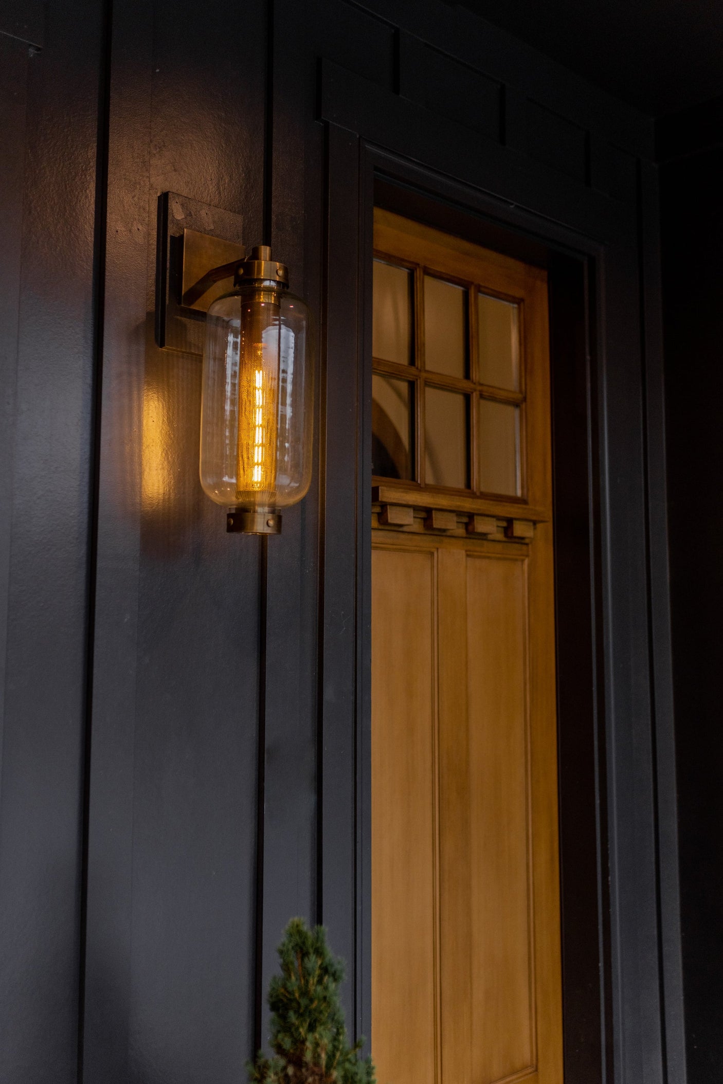 atwater-wall-sconce-B7033-PBR-8