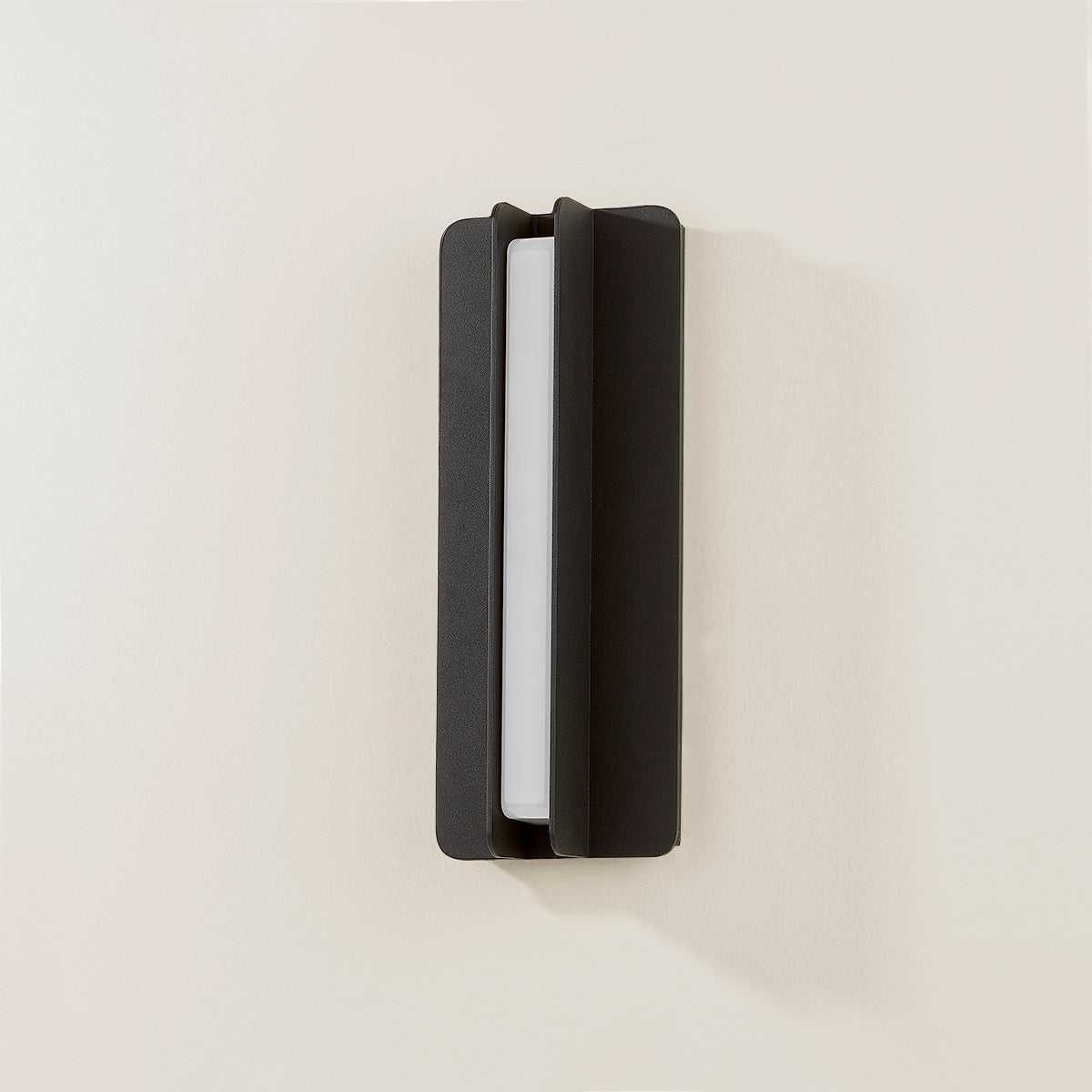 dune-exterior-wall-sconce-B2415-TBK-1