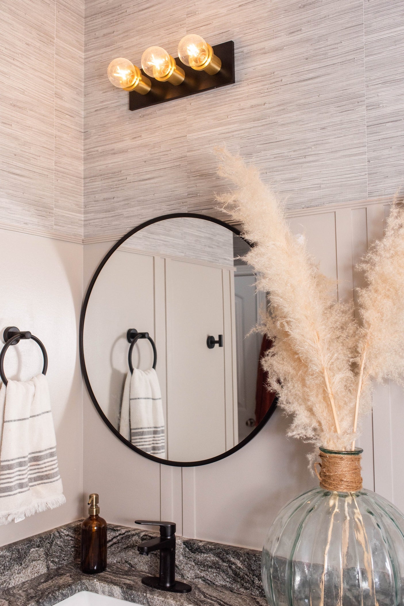 brandi-bath-and-vanity-H526303-AGB/SBK-4